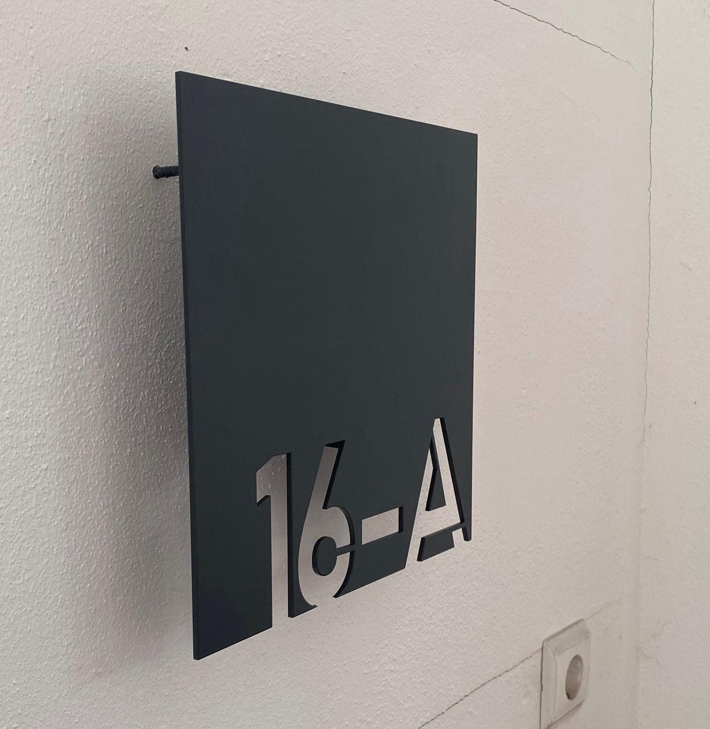 Placa de Número Polícia Personalizado ATENAS (25x25cm)