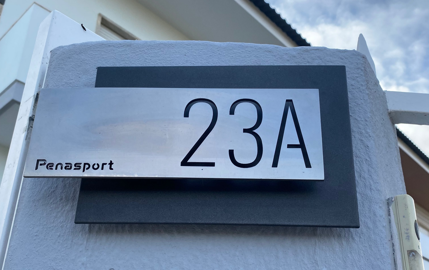 Gepersonaliseerd Deurnummer (33x16cm) ZEUS